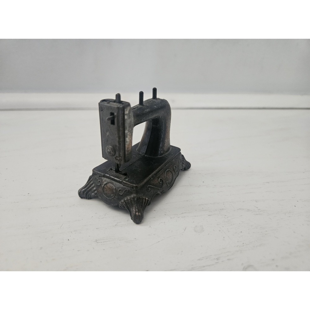 Vintage Durham Industries Metal Miniature Mini Sewing Machine Dollhoouse - Picture 3 of 6